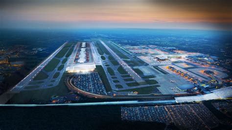 Gatwick Airport announces second runway plan - BBC News