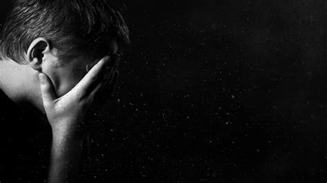 Sad Looking Man In Black Background HD Sad Wallpapers | HD Wallpapers ...