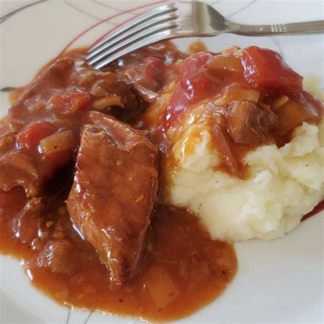 SWISS STEAK WITH TOMATO GRAVY – Kitch Me Now