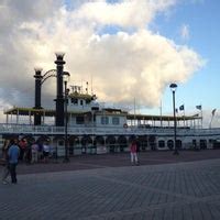 The Creole Queen Paddlewheeler - Boat or Ferry in New Orleans