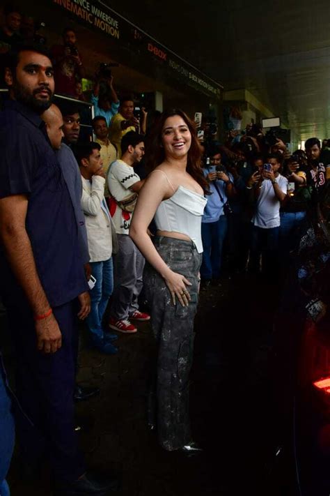 Hottie Alert!! Tamannaah Bhatia Sets the Stage Ablaze In Daring Outfit at ‘Tu aa Dilbara’ Song ...