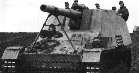 World War II Pictures In Details: Self-Propelled Howitzer "Hummel" at the Battle of Kursk