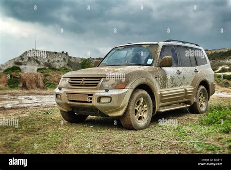 Mitsubishi Shogun off roading in a Quarry Stock Photo - Alamy