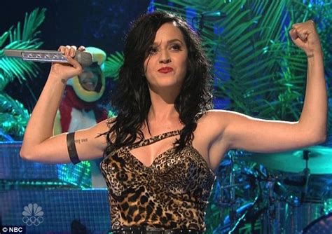 Katy Perry gives wild SNL performance of Roar | Daily Mail Online