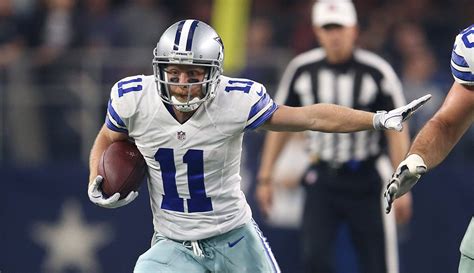 Cowboys fans are mad Cole Beasley thinks Barry Sanders is the greatest