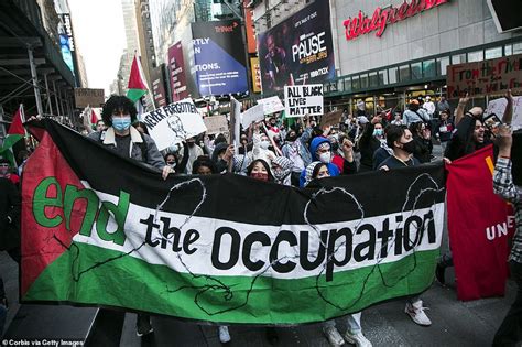 Israeli and Palestinian supporters clash in NYC: Protests take place ...