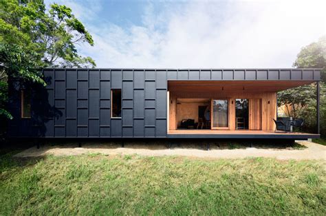 House Siding Ideas ? This Modern House Was Clad In Black Fibre Cement ...