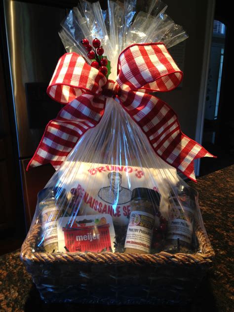 BBQ Basket | Diy gifts, Bbq basket, Gift baskets