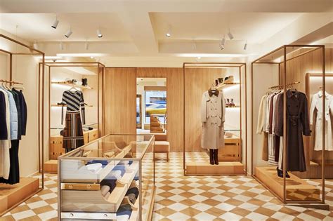 Amazon Unveils Its New Luxury Stores Experience | IUCN Water