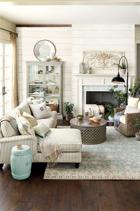 45 Comfy Farmhouse Living Room Designs To Steal - DigsDigs
