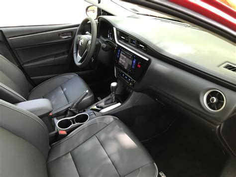 2019 Toyota Corolla: 122 Interior Photos | U.S. News