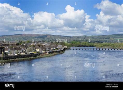 Bridge over river shannon limerick hi-res stock photography and images ...