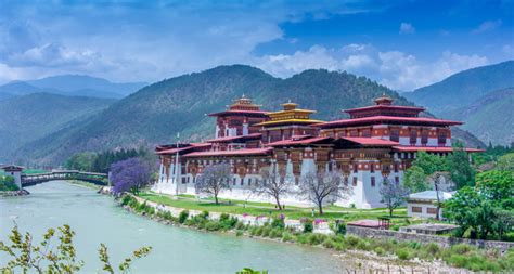 "Punakha Dzong" Images – Browse 338 Stock Photos, Vectors, and Video ...