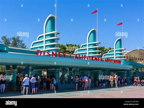 Disneyland Anaheim High Resolution Stock Photography and Images - Alamy