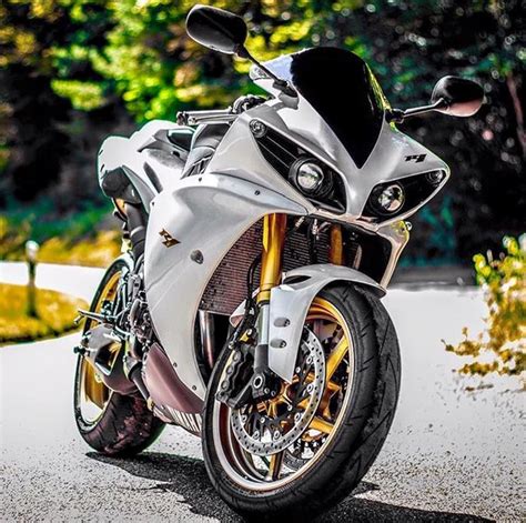 Yamaha R1 RN22 | Sports bikes motorcycles, Motorcycle, Motorcycle bike