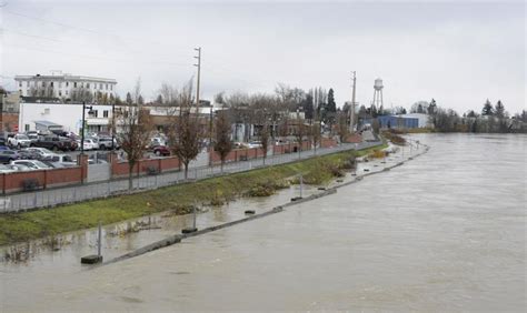 Skagit River flooding begins to subside | Local News | goskagit.com