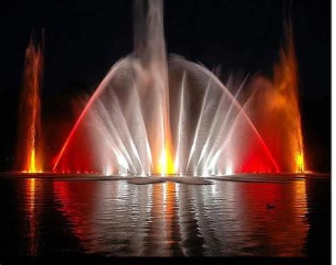 Fountain by night, fountain, colours, water, night, HD wallpaper | Peakpx