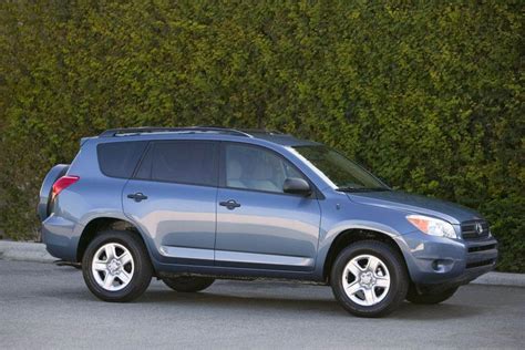 2008 Toyota RAV4 Specs, Price, MPG & Reviews | Cars.com