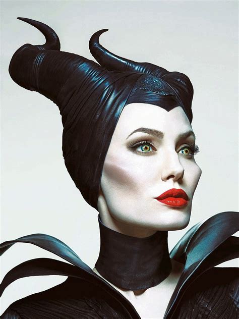 Witch Crafts: ANGELINA JOLIE'S COSTUME FOR "MALEFICENT"