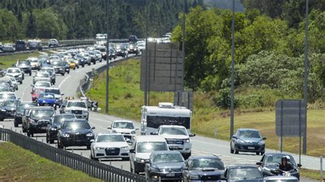 Crash on Bruce Highway causing massive traffic delays | The Courier Mail