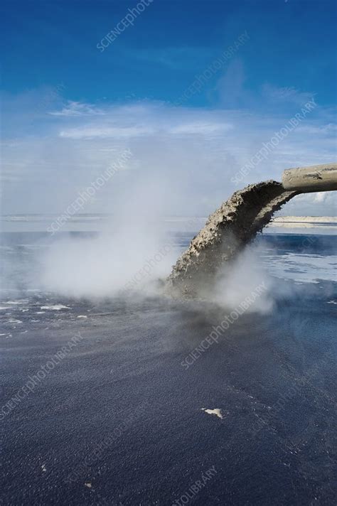 Oil industry pollution - Stock Image - E820/0303 - Science Photo Library