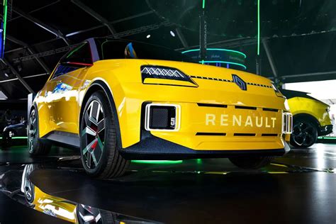 Renault 5 électrique : Plus qu’une voiture, une source d’énergie