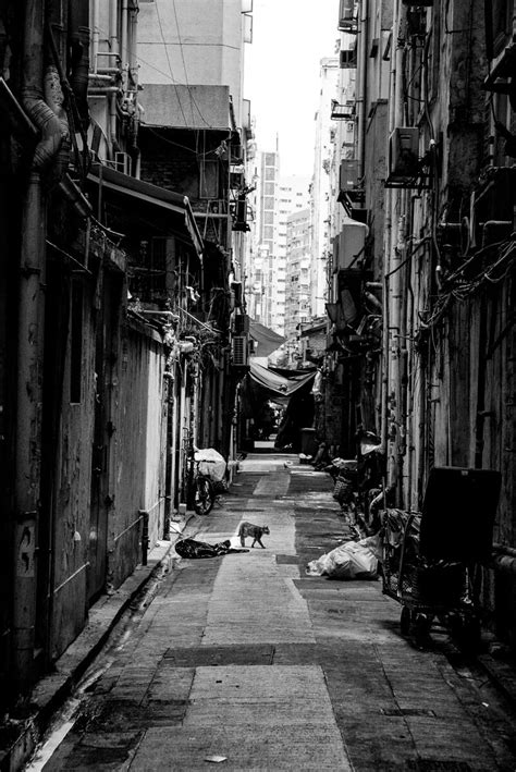 Street Photography in Hong Kong [Inspiration + Examples]