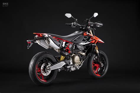 First look: The 77.5 hp Ducati Hypermotard 698 Mono supermoto | Bike EXIF