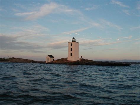 DUTCH ISLAND LIGHTHOUSE - Narragansett Bay, RI - Newport Collaborative ...