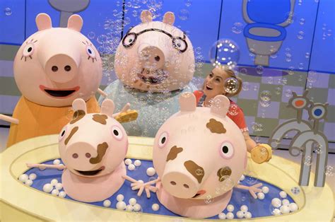 British Peppa Pig and family stop at The Oakdale for the pre-school crowd