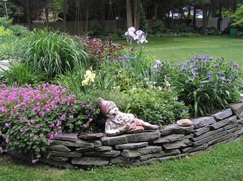 23 Lovely Stone Wall Border Landscape Edging - Home, Decoration, Style and Art Ideas