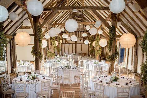 How To Decorate Barn Wedding Venues