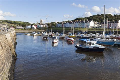 Aberaeron Holidays - Places to Stay in Aberaeron