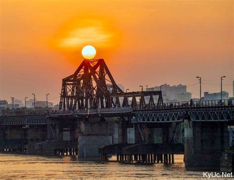 Chùm thơ hay viết về cây cầu Long Biên (Hà Nội) | KyUc.Net