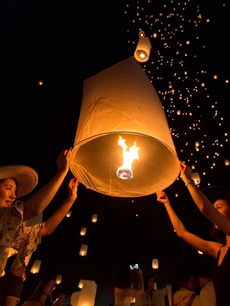 Top 63+ imagen chiang mai lantern festival - abzlocal fi