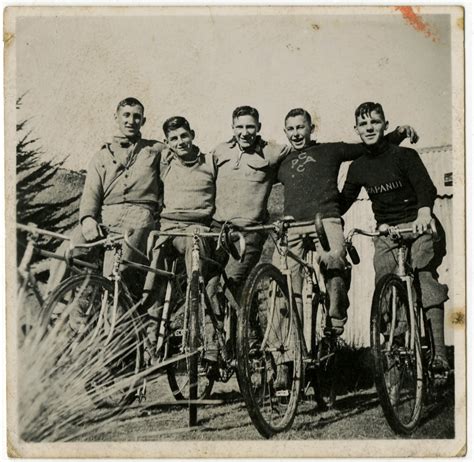 Cycling friends | discoverywall.nz