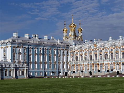 Walking Tour of Catherine Palace near St. Petersburg