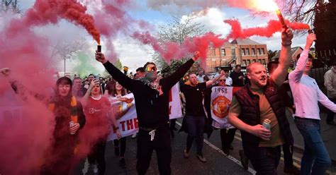 Why Man Utd fans are protesting ahead of Liverpool game tonight - Wales ...