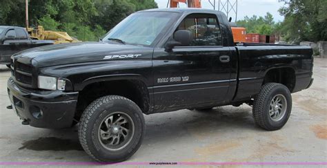 2001 Dodge Ram 1500 Sport pickup truck in Kansas City, MO | Item C2364 ...