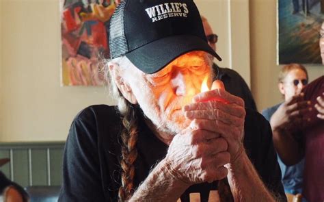 Cannabis advocate Willie Nelson quits smoking, saying it ‘almost killed him’ - The Natural Halo