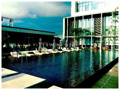 Fajarv: W Hotel Taipei Swimming Pool