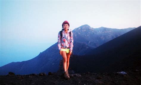 Mini Eurotrip: Climbing Mt Stromboli / AN ACTIVE VOLCANO | SMALLCRAZY