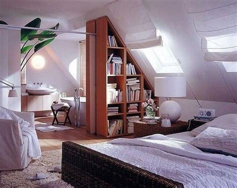 35 Fabulous Small Attic Bedroom Design Ideas You Will Like - HMDCRTN