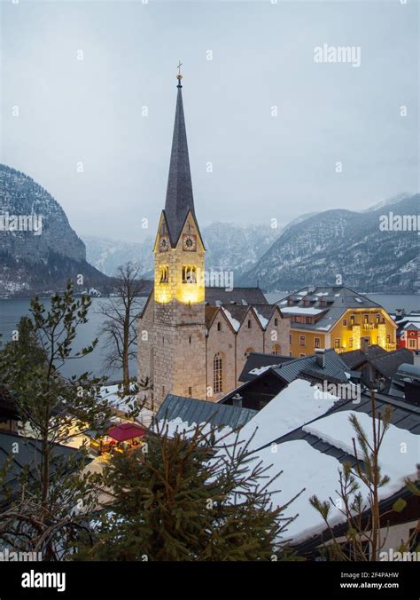 Hallstatt austria winter hi-res stock photography and images - Alamy