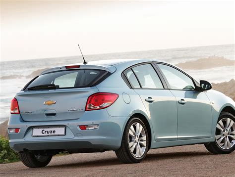 Chevrolet Cruze Hatchback Photos and Specs. Photo: Chevrolet Cruze ...