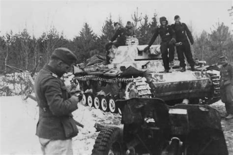 Panzer III winter camouflage | World War Photos