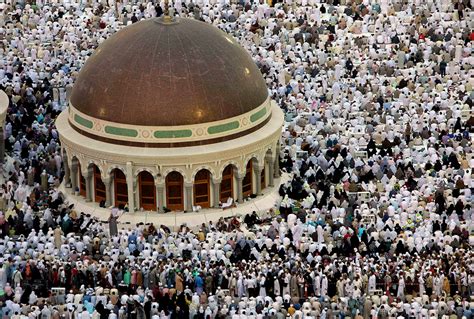 Muslims prepare for pilgrimage to Mecca