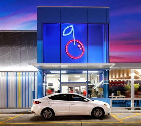 Sonic Drive-In Brand Identity & Restaurant Design | ChangeUp