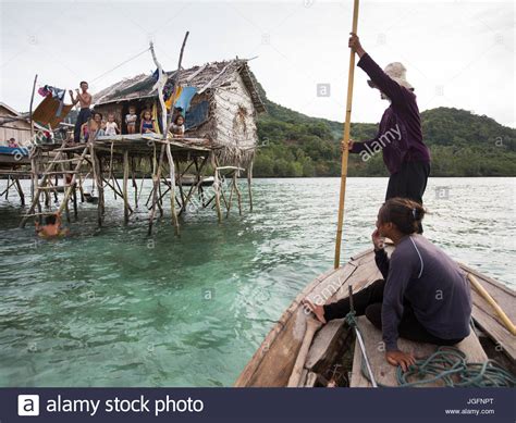 Bajau People Stock Photos & Bajau People Stock Images - Alamy