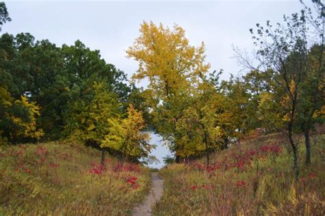 6 Short And Sweet Fall Hikes In North Dakota With A Spectacular End ...